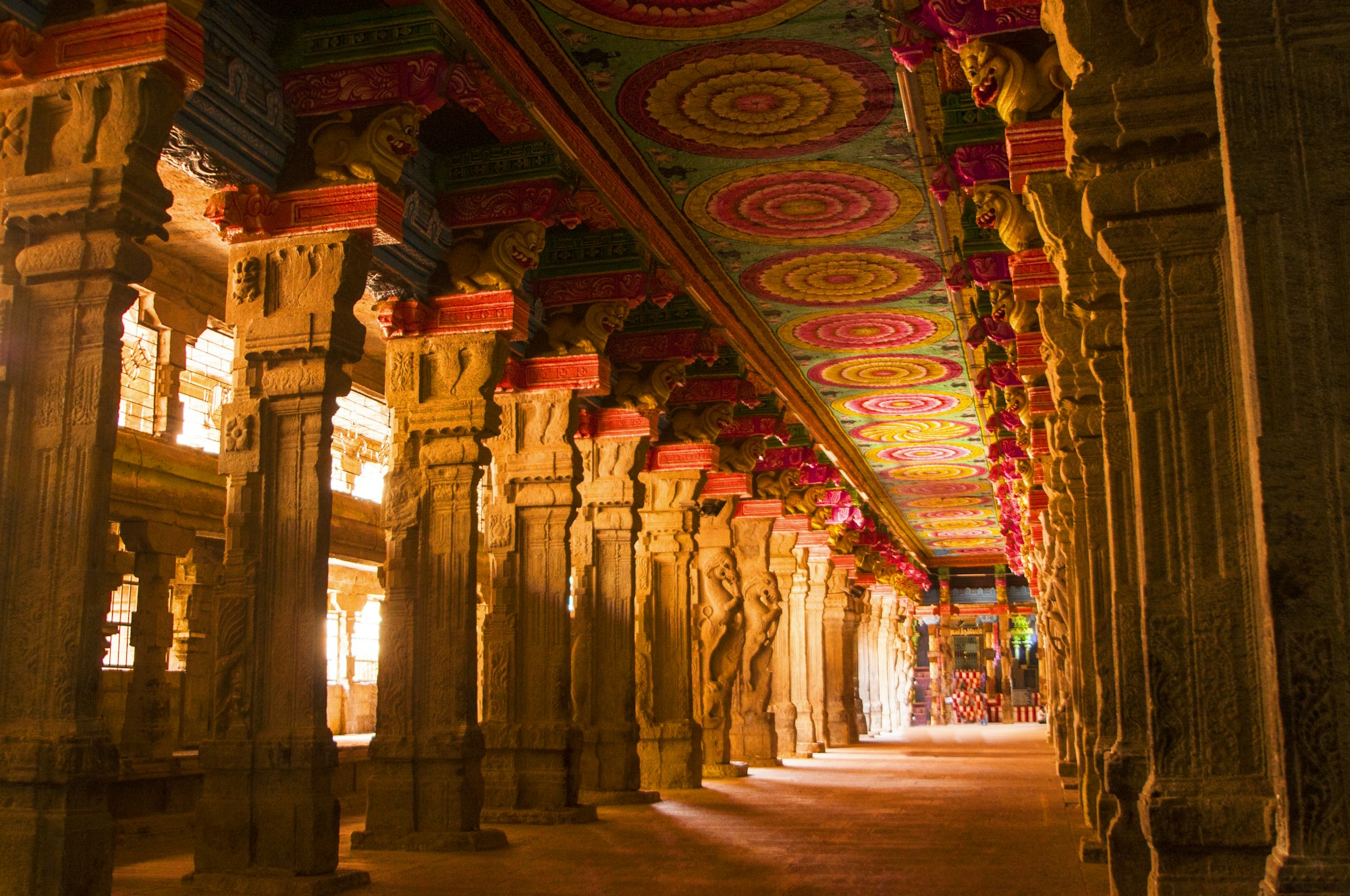 Meenakshi Temple, one of the biggest and oldest temple, Madurai, India._Madurai tour packages